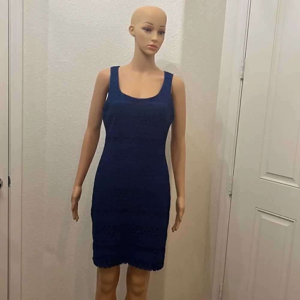Guess Dress Sz 6 Scoop Neck Sleeveless Mini Navy Blue Crotchet Lace Gold Zipper